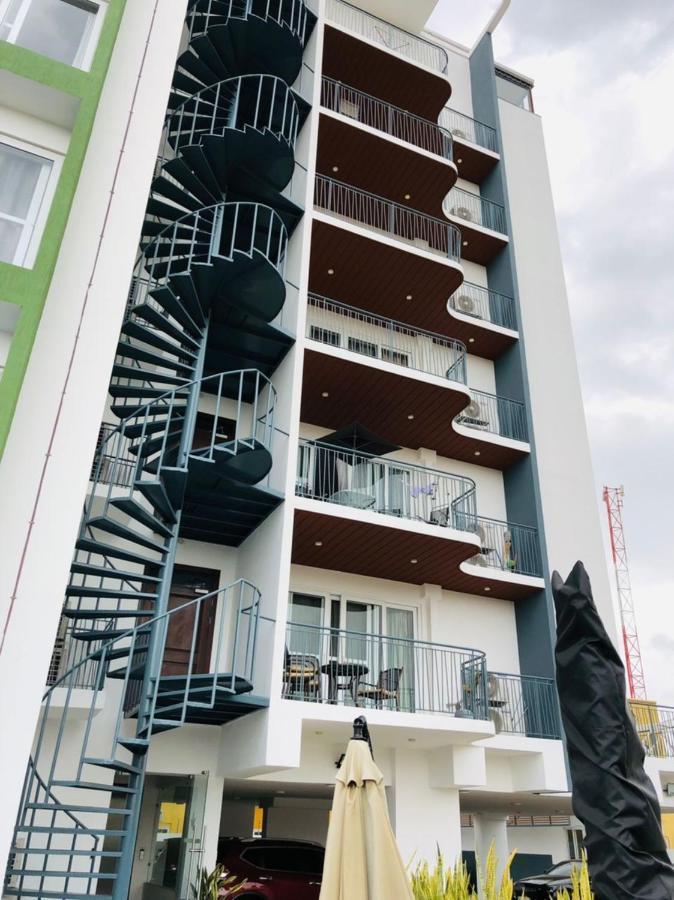 Premier Executive Apartment - The Ivy, East Legon Accra Bagian luar foto